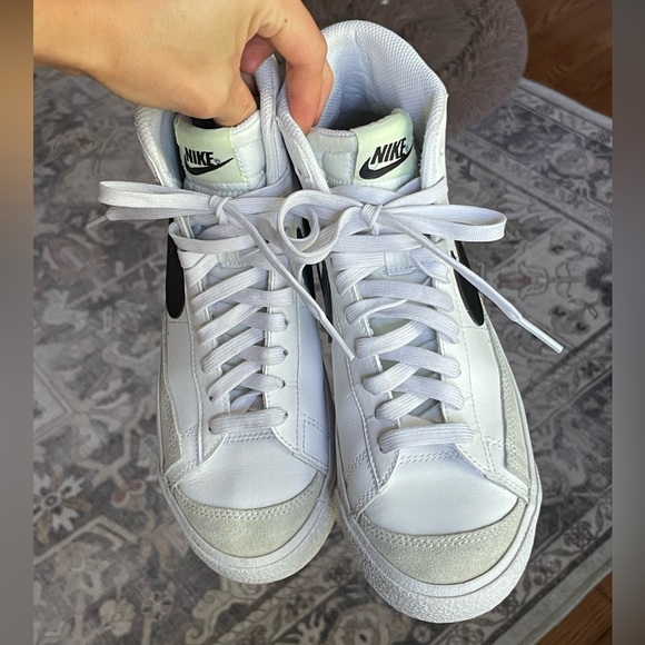 Nike Blazers Mid women’s size 7 / youth size 5.5 - Picture 5 of 11